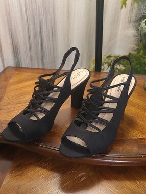 New! Life Stride Cabaret Womens 10 Black Strappy Cut Out Slingback Heel Sandals